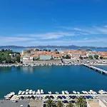 Exclusive Panoramic Old Town And Sea View Appartamento Zara